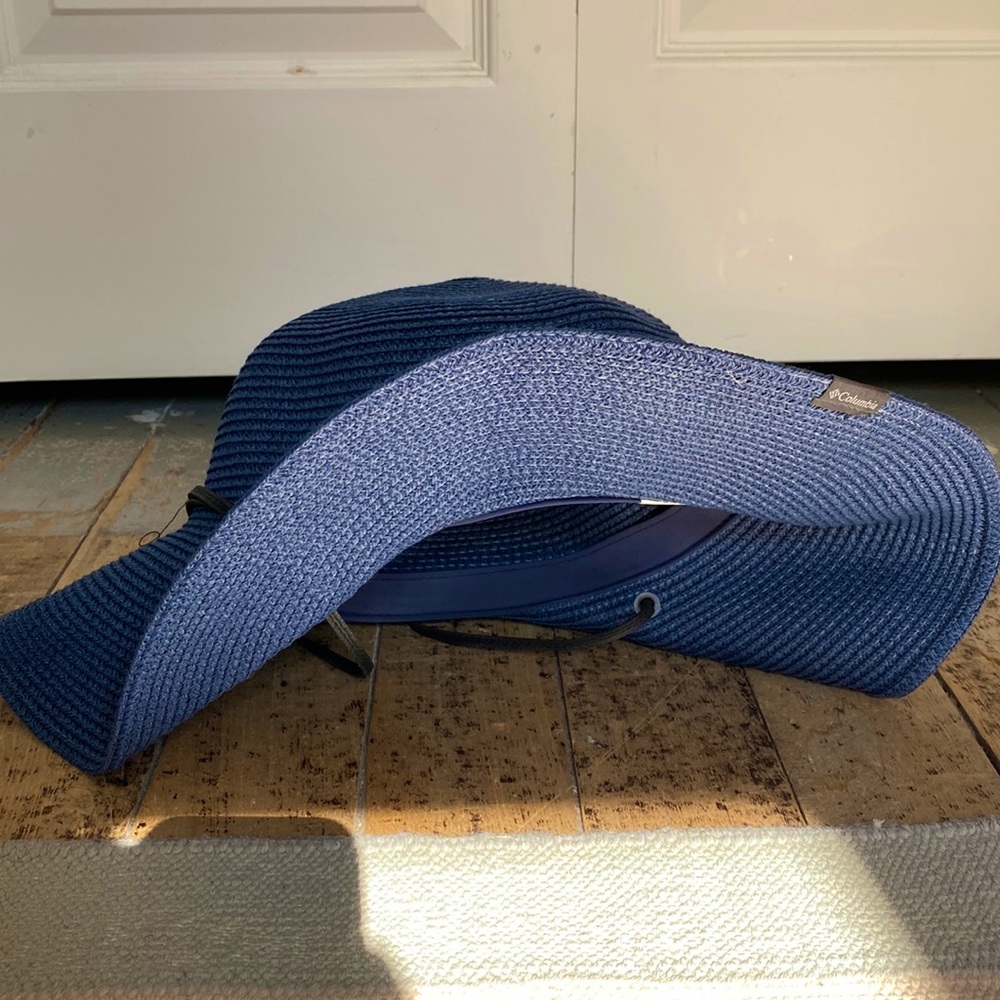 Columbia navy blue packable sun hat